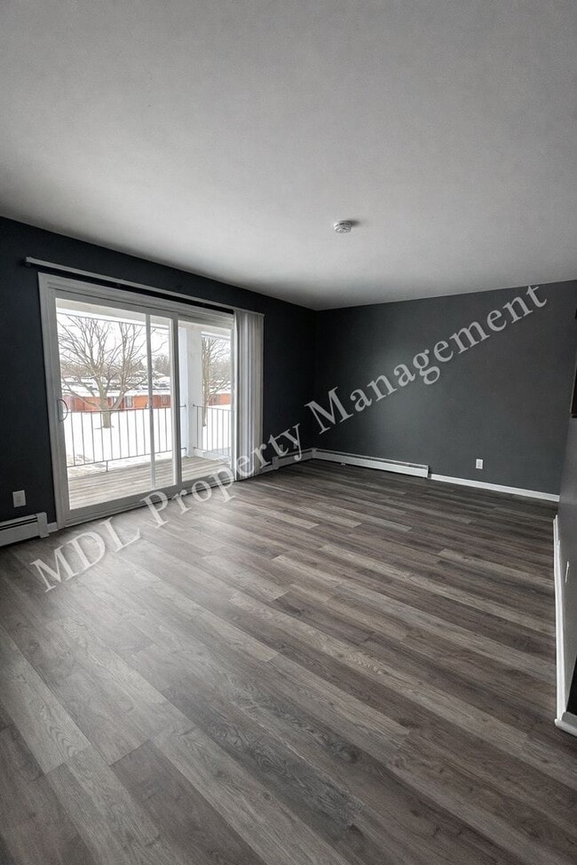 Building Photo - 3121 Southfield Dr