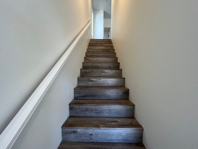 Building Photo - Beautiful 4Bd + 3Ba Home in North Portland...