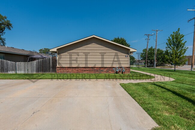 Building Photo - 4204 Newell St