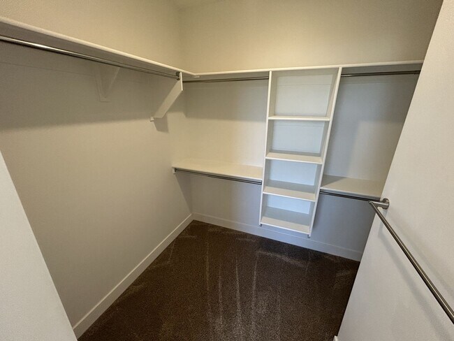 Foto del edificio - Bright & Spacious 3-Bed Home in Eagle Moun...