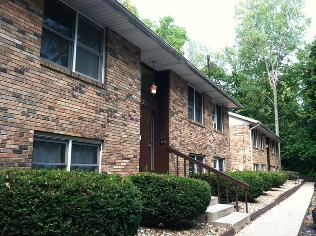 Building Photo - 118-130 S Clarendon St