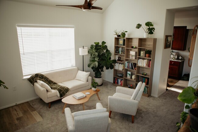 Foto del edificio - 16386 E Fremont Ave