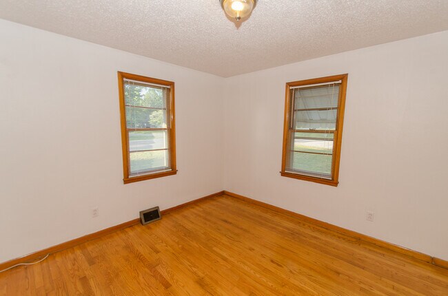 Foto del edificio - 3 bedroom, 2 bath home located in Green Ac...