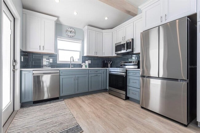 Foto del edificio - 6020 Midnight Pass Rd