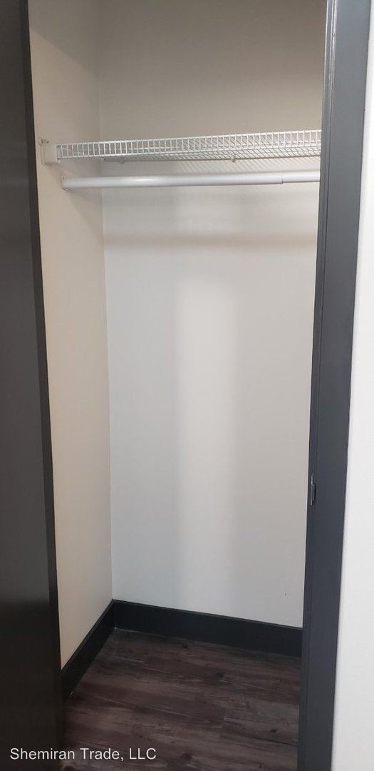 Building Photo - 2110 NE 65th St