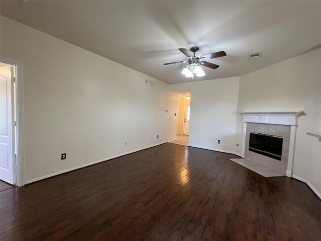 Building Photo - 1053 Shadow Glenn Dr