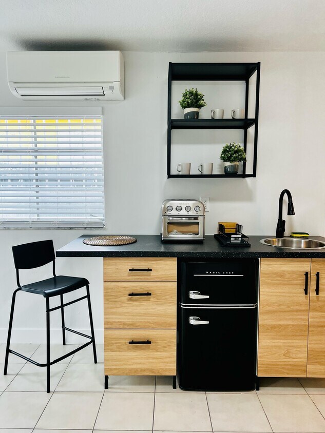 Foto principal - 911 NW 39th Ct