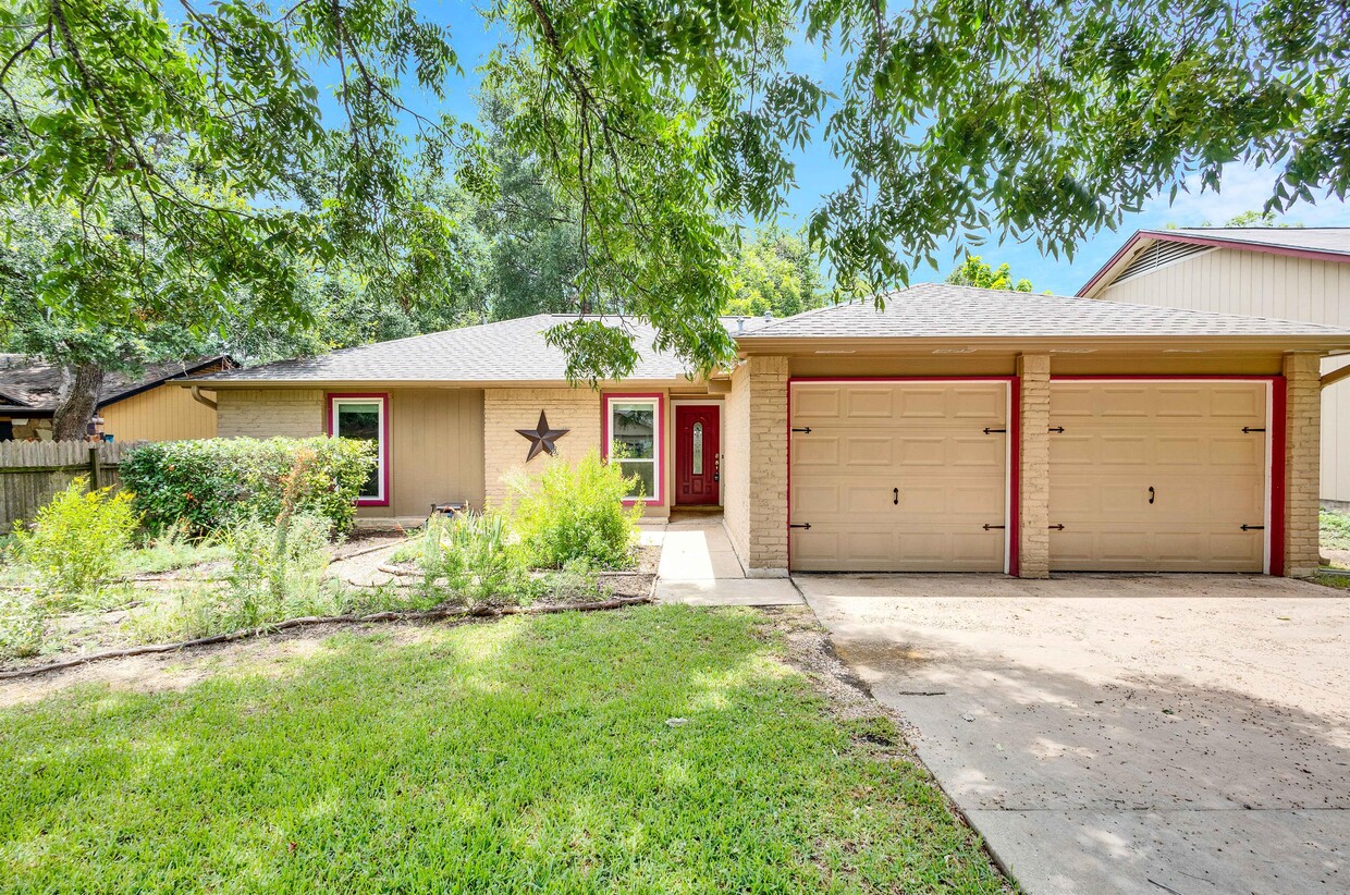 Primary Photo - 1007 Echo Ln