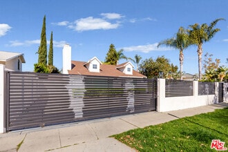 Building Photo - 4503 Vesper Ave
