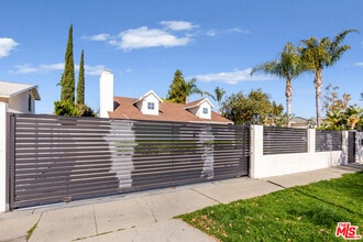 Building Photo - 4503 Vesper Ave