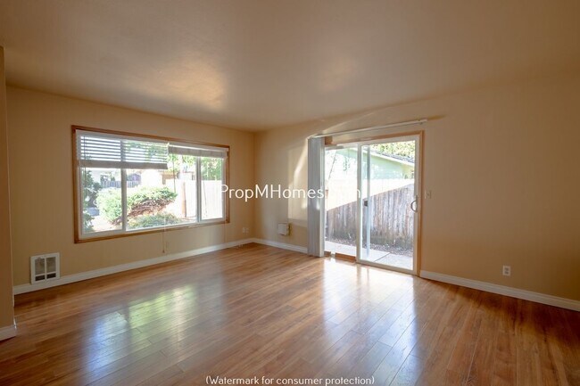 Foto del edificio - 943 NE Lincoln St