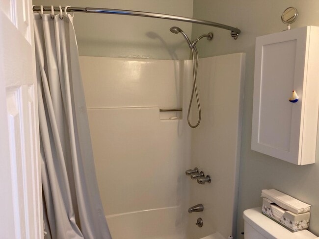 Building Photo - Hampton, Nh