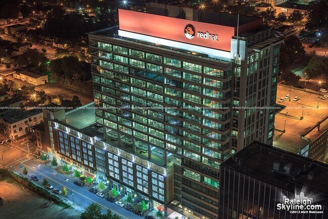 Al lado de Red Hat - 444 S Blount St