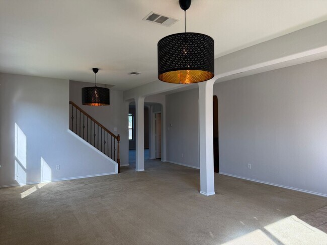 Foto del edificio - 2250 Howry Dr