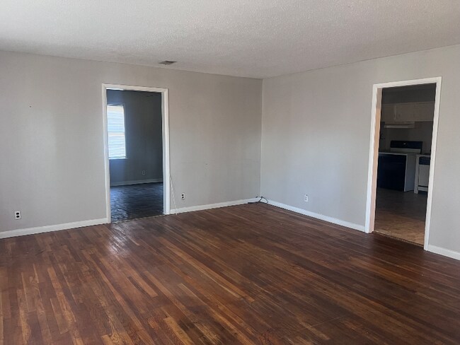 Foto del edificio - 2206 Glen Iris Rd NW