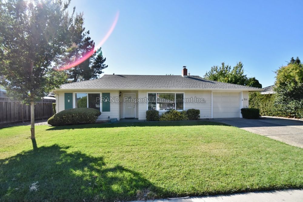 Primary Photo - 711 Del Mar Ave