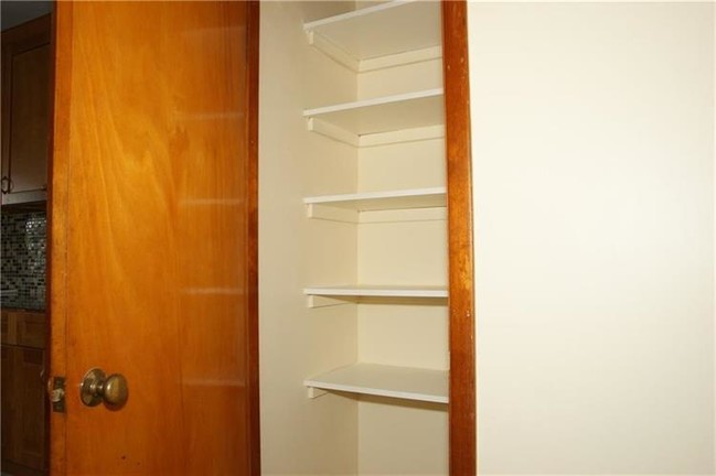 Foto del edificio - 169 Whitehead Ave
