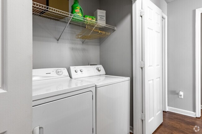 3BR, 3BA - 1256SF (muebles clásicos) - The Deryn