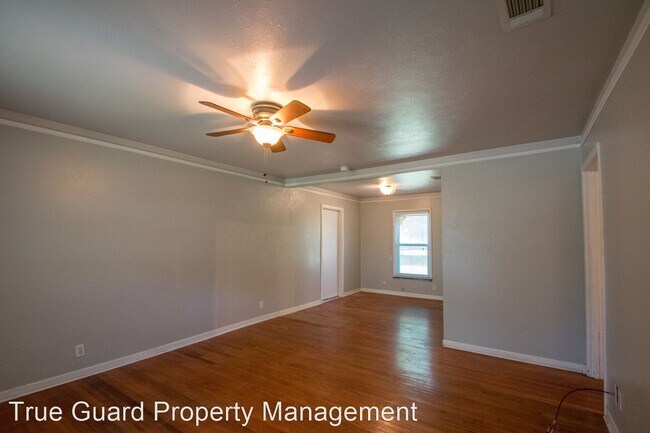 Foto del edificio - 3 br, 1 bath House - 132 Oak Dr. W