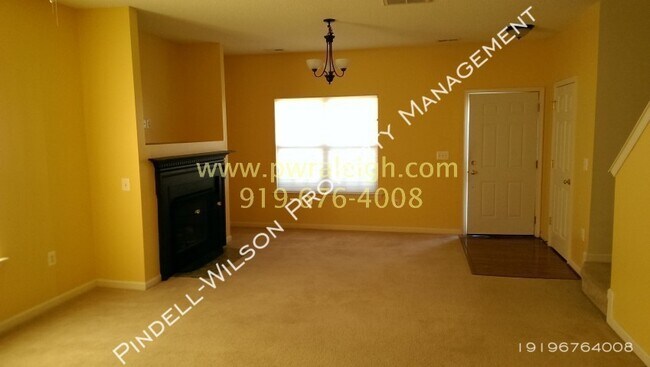 Foto del edificio - Caddell Woods End Unit Townhome