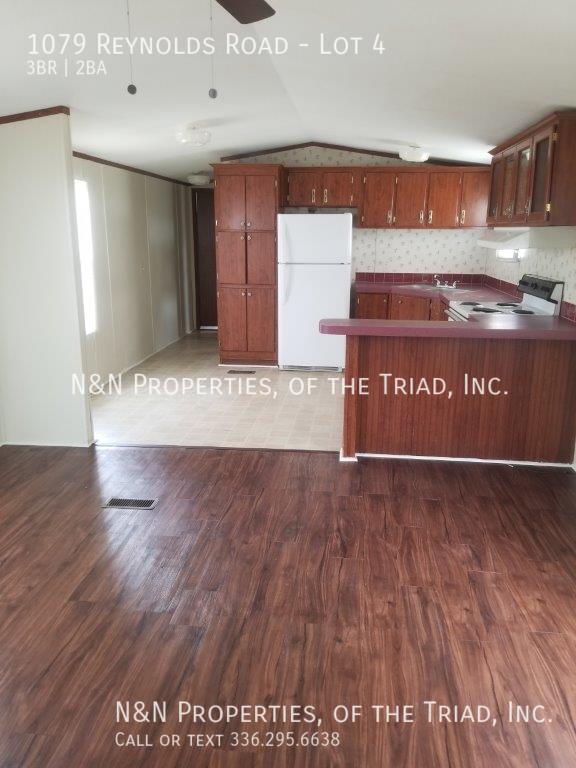 Building Photo - 1079 Reynolds Rd
