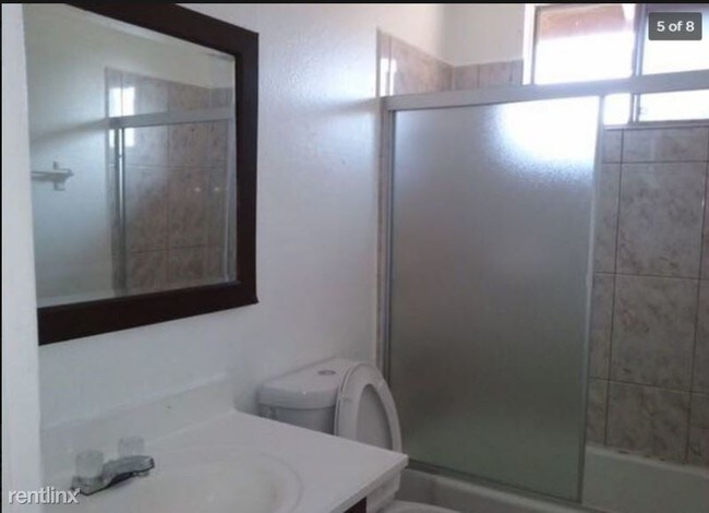 Foto del edificio - 3 br, 2 bath House - 24528 Hemlock Ave