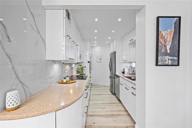 Foto del edificio - 1881 Washington Ave