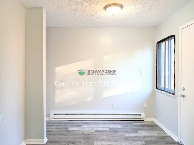 Foto del edificio - 311 Engadine Ct