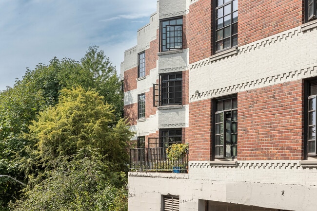 Building Photo - Belroy