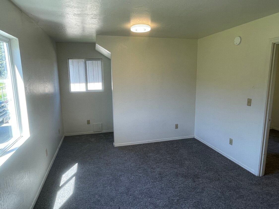 673 Rigby Ave Unit 3, Rio Dell, CA 95562 Apartments in Rio Dell, CA