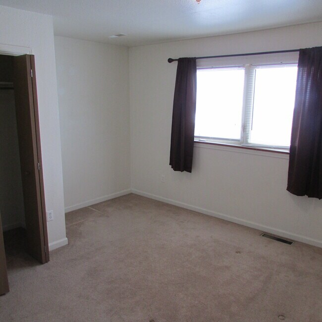 Dormitorio - 2152 Frances St