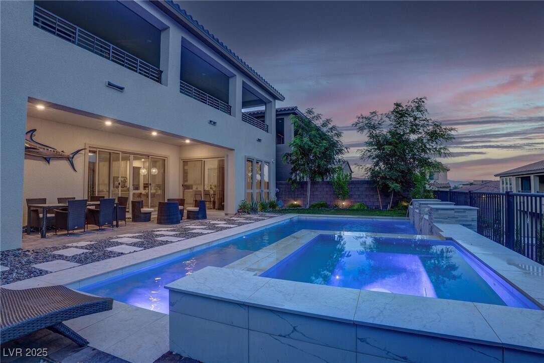 Foto principal - 230 Carmel Sky St