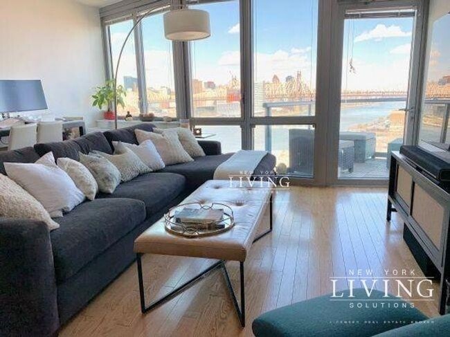 2 bedroom in Long Island City NY 11109 - 2 bedroom in Long Island City NY 11109 Apartment
