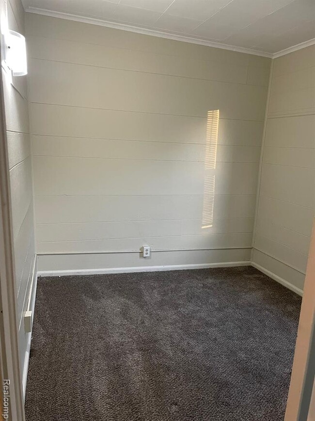 Building Photo - 8536 Perry Rd