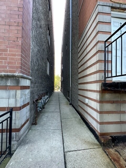 Foto del edificio - 2729 W Congress Pkwy