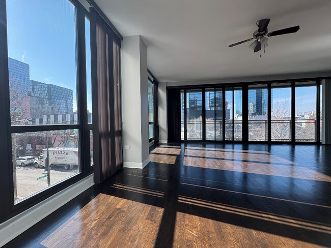 Photo - 708 W Wayman St (Chicago, IL) Apartment