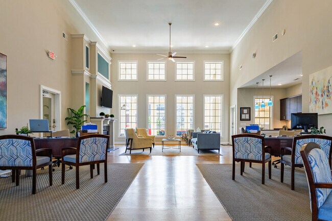 Foto del edificio - Revere at Spring Hill