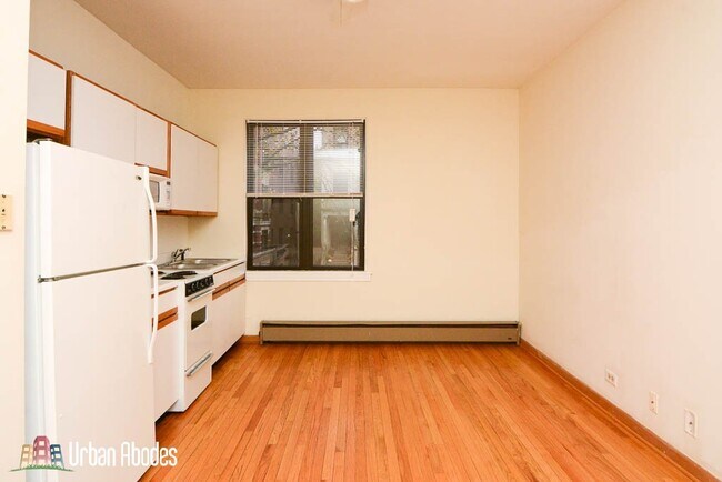 Foto del edificio - 634 W Barry Ave