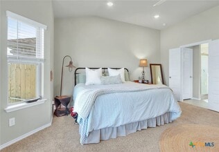 Building Photo - 1642 Ranch House
