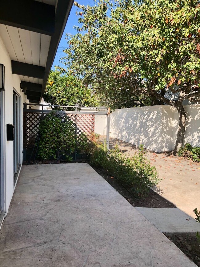 Foto del edificio - 3710 San Remo Dr