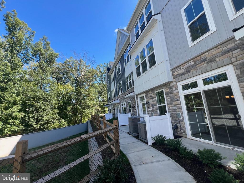 Foto principal - 10106 Donatello Dr