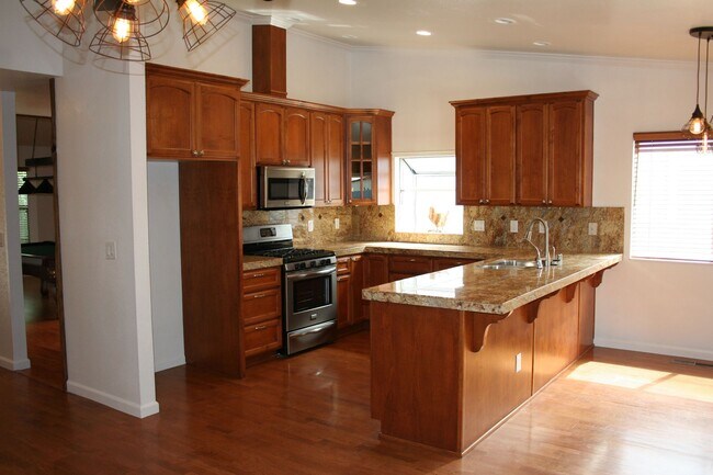 Building Photo - Sparks 4 Bed Home
