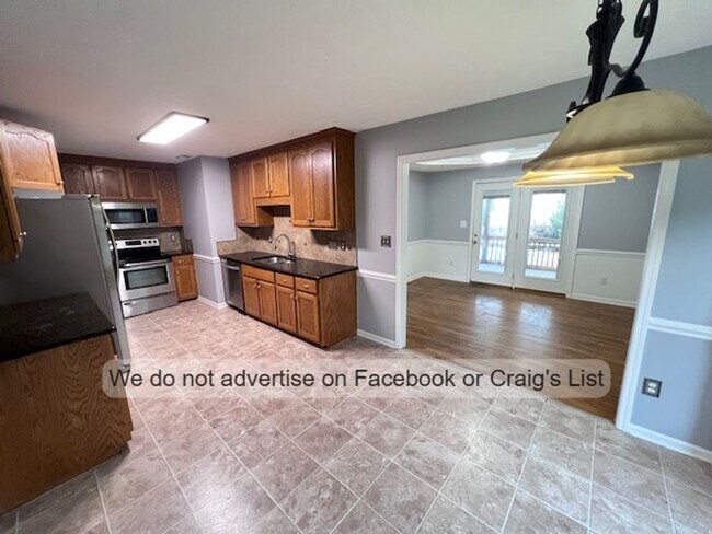 Building Photo - Birch Creek- Franzia Drive