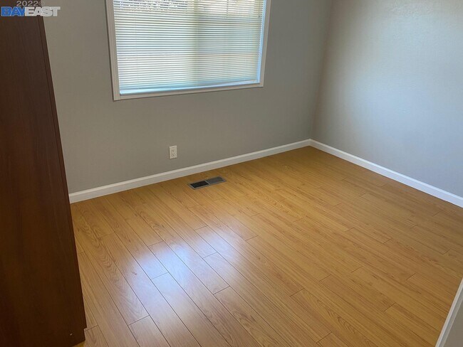 Building Photo - 3556 Cattail Ct