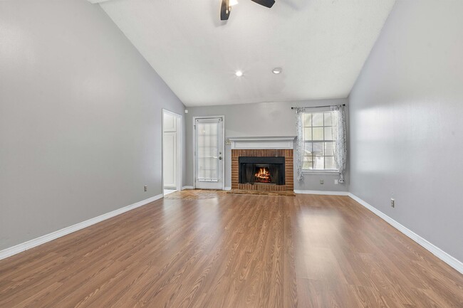 Building Photo - 1708 Woodley Rd