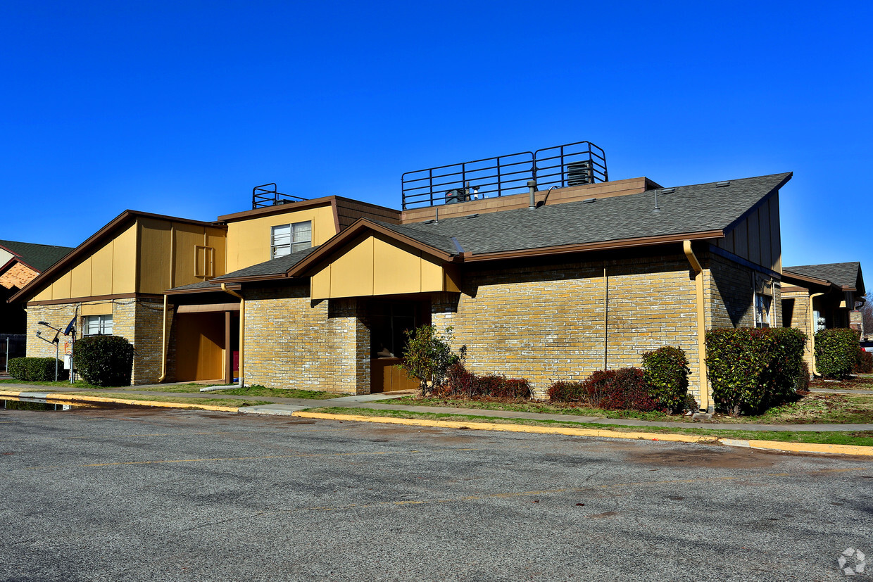 Primary Photo - Ashton Place Apartments