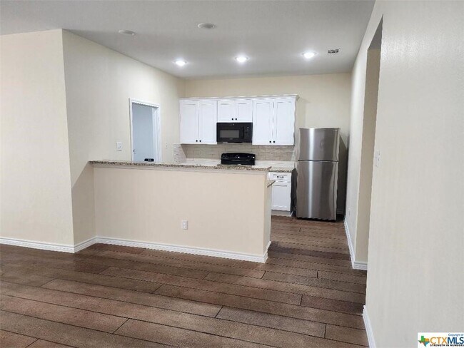 Building Photo - 546 Lost Trl