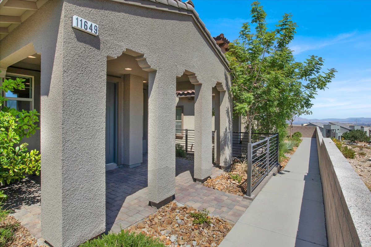 Primary Photo - 11649 Redwood Mountain Ave