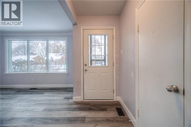 Building Photo - 184 Patricia Ave