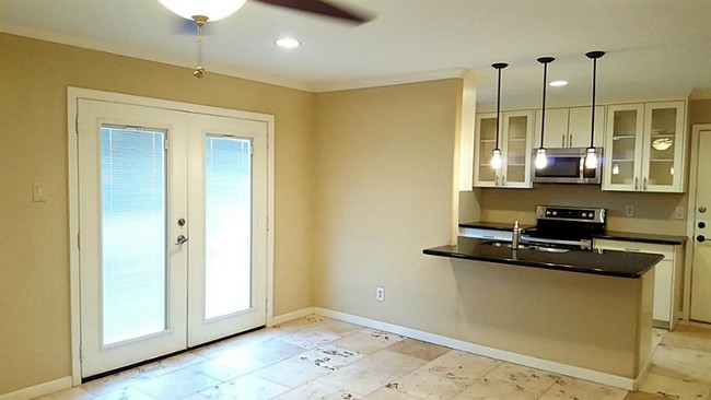 Building Photo - 10555 Turtlewood Ct